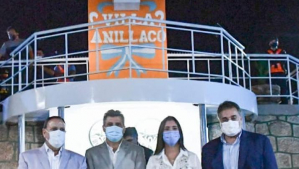 Firman convenio para la autoconstrucción de viviendas y visitan obra de unidades habitacionales en Castro Barros